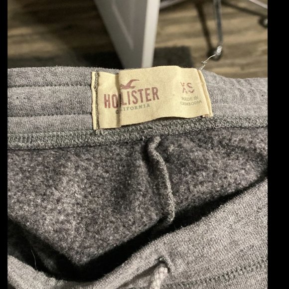Size women's XS Gray Hollister Sweatpants, lowrise, comfy, lounge, bottoms - Picture 4 of 5